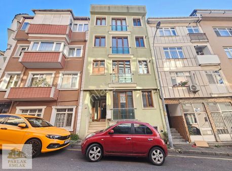 Üsküdar Fıstıkağacında 12 Yıllık Binada * Boş* 2+1 Şirin Daire