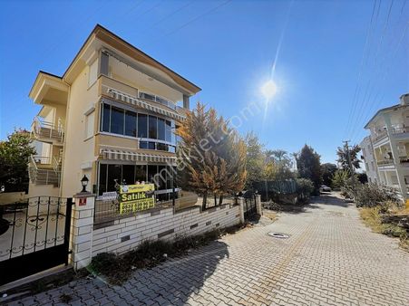 Altınoluk'ta Kısmi Deniz Manzaralı Satılık 2+1 Daire