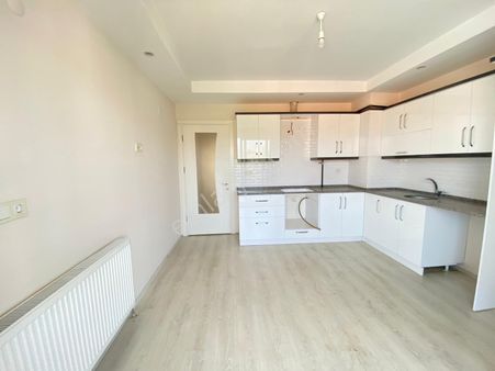 Yeşil Mahallede Geniş Ferah Pırıl Pırıl 3+1 Daire