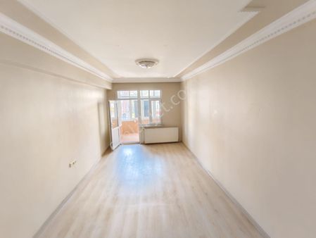 Köprü Emlaktan Satılık Cadde Üstü 110m2 3+1 Asansörlü 2.kat