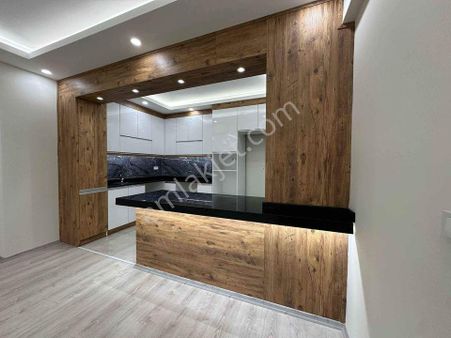 Metrobüse Komşu Yeni Yıla Özel Lüx 1+1 Arakat !!!