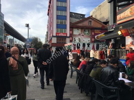 Bakırköy De İstanbul Caddesine Yakın 3.kat 25m2 Temiz Ofis