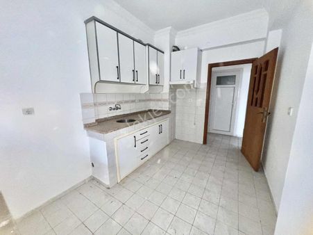 Çalhan Gayrımenkulden 2+1 Ayrı Mutfak Tramvay Dibi Geniş Daire