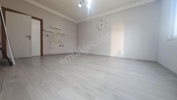 Kepez Karşıyaka Mh Cadde Yakını 3+1_140 M² Katta Satılık Daire