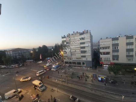 Üçgen'de Yatırımlık 3+1 Tranvay Yolu Üzerinde Fırsat Fiyata