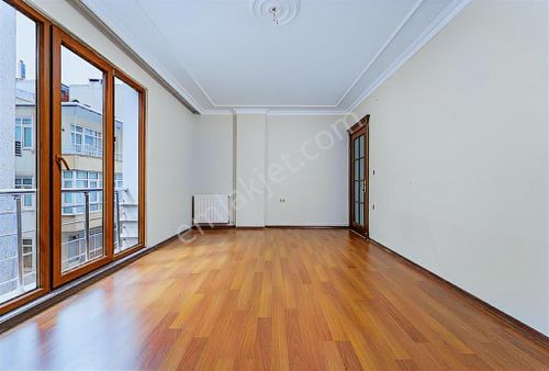 Siyavuşpaşa Merkezde 13 Yıllık Binada 2+1 85m2 5.kat Asansörlü