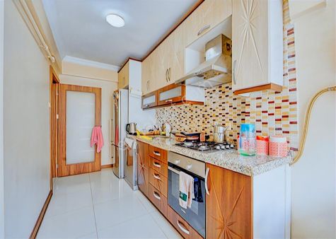 Uefa Meydanı Civarı Satılık Yatırım Amaçlı Bakımlı Arakat 3+1