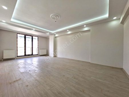 Bahçelievler İlkyuva Metro Yakını Sıfır 4.kat 2+1 Geniş Daire