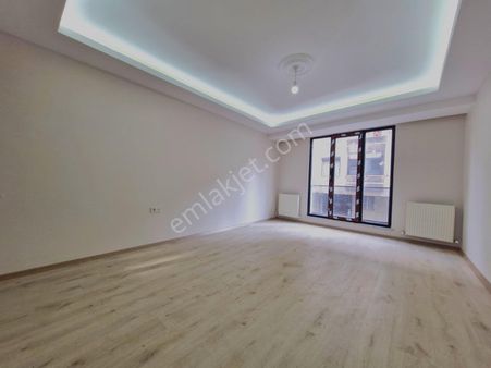 Bahçelievler Yayla Ulubatlı Cami Yanı Sıfır 3+1 Oturuma Hazır