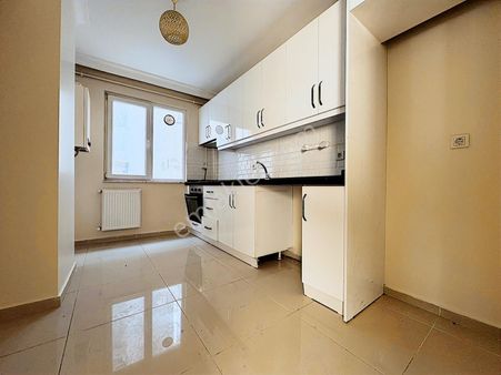 Cumhuriyet Mh. Satılık 170 M² 2+2 Daire Merkezi Konum,