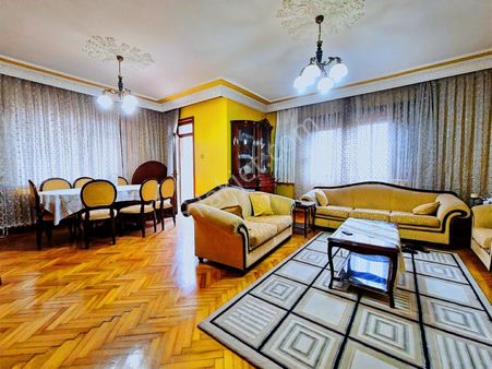 Bahçelievler Kadir Has Avm Yakını Otoparklı 170m2 Eşyalı Kiralık