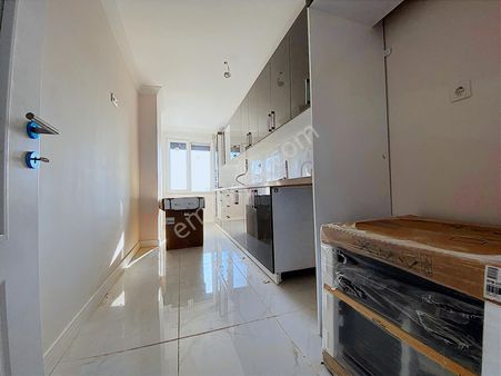 Aka Koleji Yakını Sıfır 4 .kat Kapalı Oto Parklı 3+1