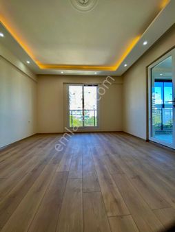 Zaferde Çok Geniş Lüx Tasarıma Sahip Site İçi Sıfır Daire