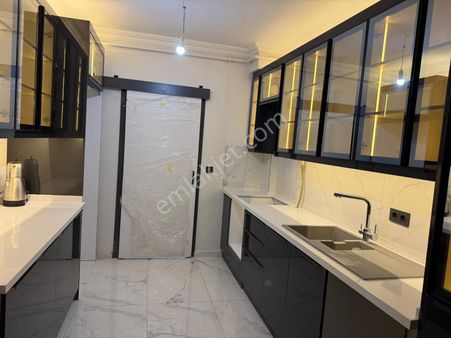 Satılık İzmir Çiğli Yenimahalle’de Çiğli Eğt.araş.hastanesinin Karşısı 2+1 Sıfır Daire
