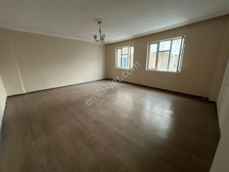 Asil'den Balçova'da 3+1 Bakımlı Bahçeli Yüksek Giriş