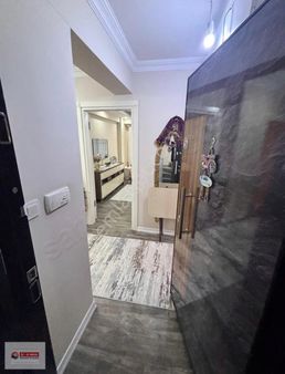 Üçelden Merkezi Konumda 3 Katlının 1.katı Satılık 2+1 Daire