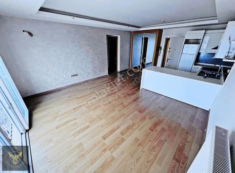 Metrobüse 5'dk Full+full Sitede Balkonlu 1+1 Dairemiz