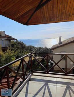 Deniz Manzaralı 4+1 Sahilde Villa
