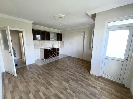 Muratpaşa Mahallesinde 2+1 Amerikan Mutfaklı Geniş Daire Arakat