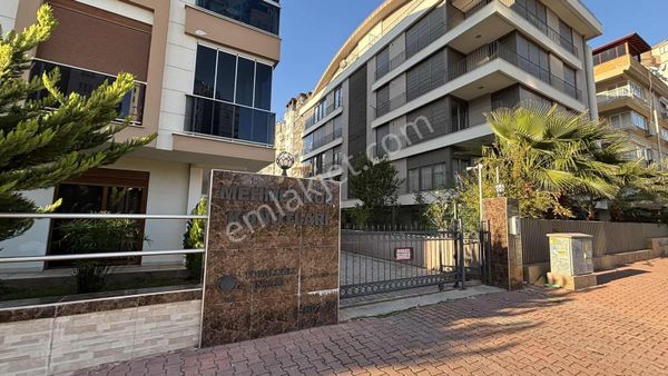 Çağlayanda Ebeveyn Banyolu Ayrı Mutfaklı 2+1