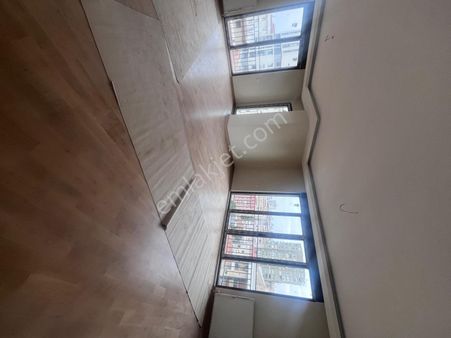 Kozyatağı'nda Satılık 3+1 Balkonlu Sıfır Daire