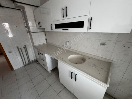 Sakızağacı Caddesi Üzeri Katta 3+1 Salon Bağımsız Geniş Ön Cephe