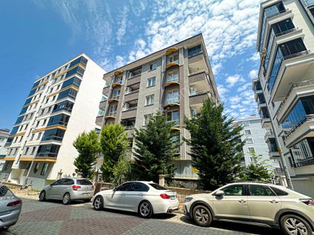 Geniş Balkonlu 2+0 Yüksek Giriş Satılık Daire