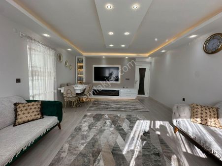 Hayallerinizde'ki Daire 3+1 Kat'ta Ön Cephe Cadde Üzeri Lux Yapı