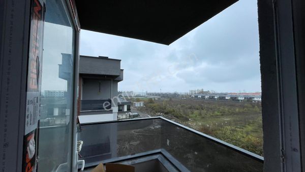 Üniversiteye Yakın Deniz Manzaralı Ana Yola Yakın Fırsat 1+1 Daire