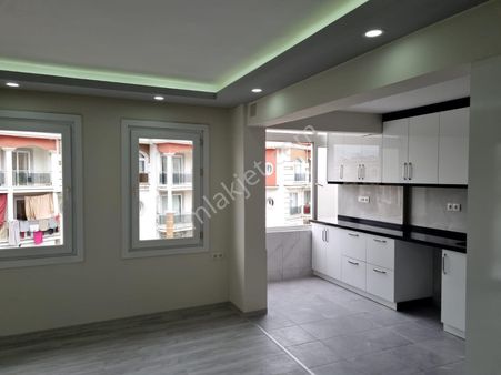 Tuzla Mahallesinde Büyük Tadilatlı 3+1 Daire