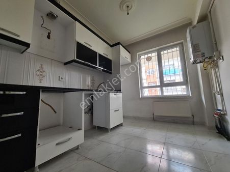 Karakeçili Cad. Paraleli Arakatta Masrafsız 3+1 Daire