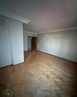 F-l Emlaktan Ümraniye Çarşı Metroya 2 Dk 3+1