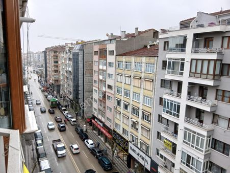 Ergon Emlak'tan Yunus Emre Caddesi'nde Satılık 4+1 Daire