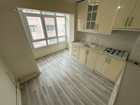 Emlak Danışmanım'dan Yeşilova Karşısında Ara Katta 3+1 Masrafsız Daire