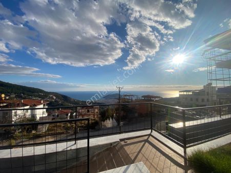 Alanya Tepe Mahallesinde Satılık Villa Ve Arsası