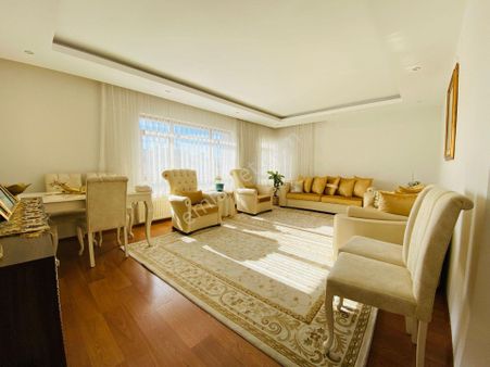 Kutlu'da Kubbe Fırını Yakını Ara Katta 3+1 Yapılı Satılık Daire !!!