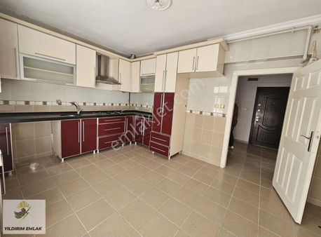 Yıldırım Emlak'tan Şehitlikte 3+1 Yapılı Genıs Konumlu Daire