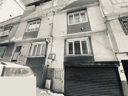 Güneş De 100m ,2 Kat,1 Garaj , Temiz,doğalgazlı Ev