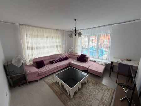 Akademi'den Çarşı Yakını Ofis Kullanımına Uygun Satılık 3+1