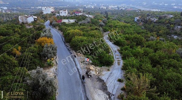 1810 Metrekare 4 Parsele Bölünebilir Arsa