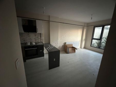 Düzce Üniversine Yürüme Mesafesinde 1+1 Sıfır Bahçe Katı Fırsat Daire!