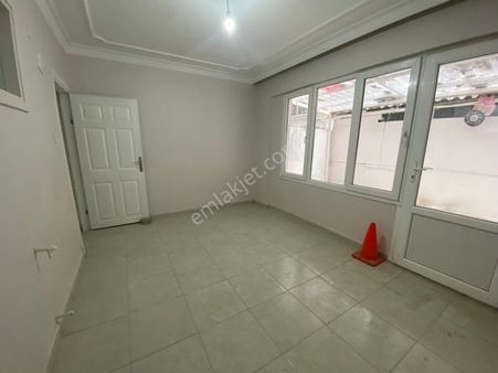 Yeşilyurt Hast. Ve Ordu Cd. Yakını Bakımlı Bahçeli 80m2-2+1 Daire