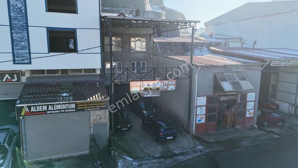 Altın Emlak Giresun Merkez Sanayide – İşlek Konumda – 3 Katlı Kiralık Dükkan