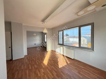Çiftlikköy Mehmet Akif Ersoy'da Kiralık 2+1 80 M2 Ofis