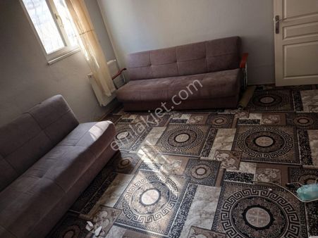 Eyüp Akşemsettin De 2+1 Satılık Daire Bahçe Katı