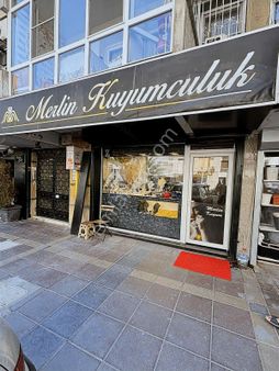 Küçükyalı Mithatpaşa Caddesi Cepheli "kiracısız" Dükkan