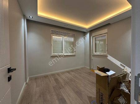 V.karşıyakada Sıfır Yüksek Giriş 1+1 İskanlı Mükemmel Konum Daire