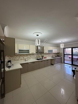 Ege Emlak'tan Yukarı Zaferiye Mahallesinde 4+1 Satılık Daire