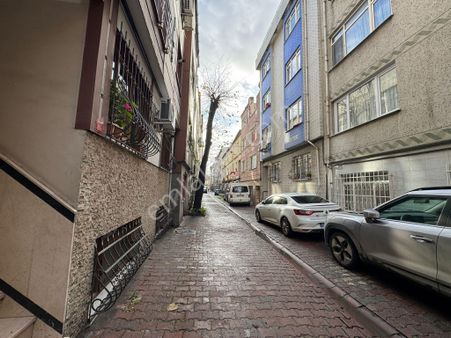 Mollateam Bayrampaşa Murat Mahallesinde Satılık Yüksek Giriş Daire