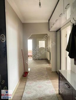 Sümer Mahallesinde Asansörlü Ana Yola Cephe 3+1 Geniş Daire